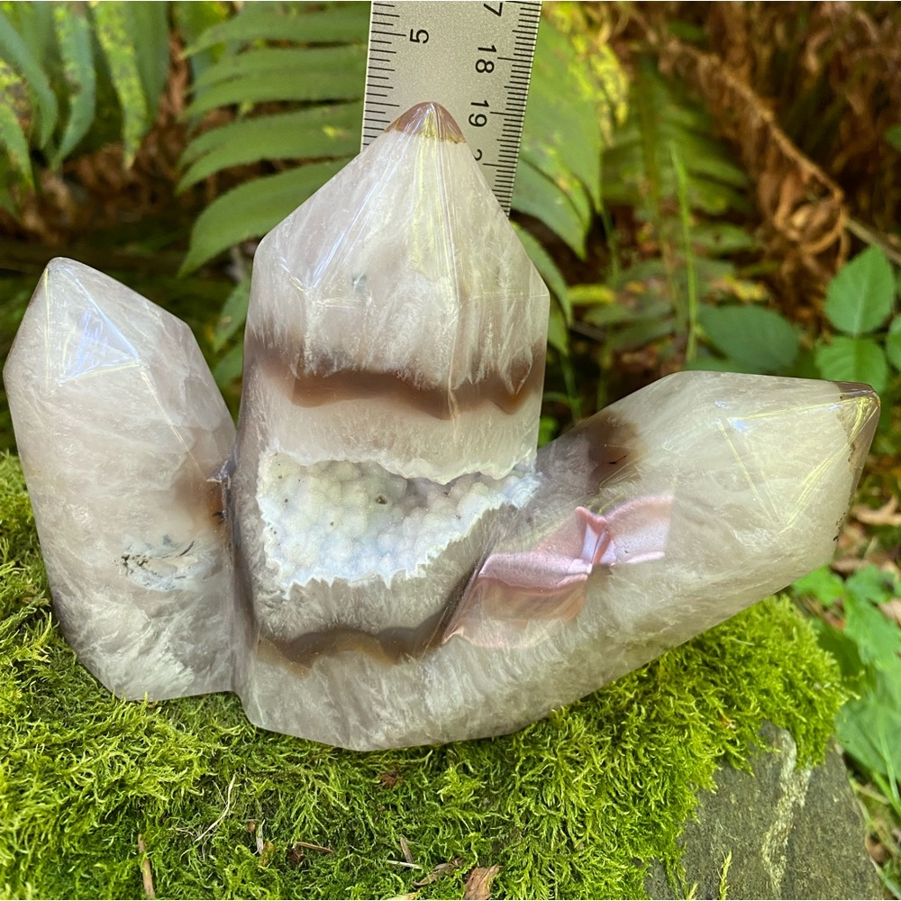 Quartz Specimen with 3 Points 
Druze cave - Picture 3 of 4